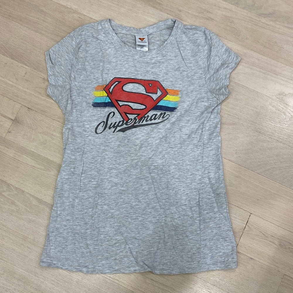 Superman T-Shirt - fits like a women Medium